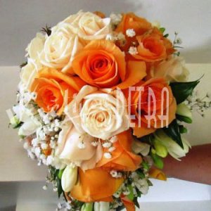 Převislá svatební kytice z růží a fresií č. 535