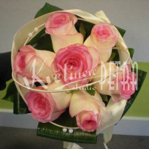 Svatební kytice z růží žezlo č. 473