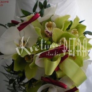 Svatební kytice převislá z orchidejí č. 397