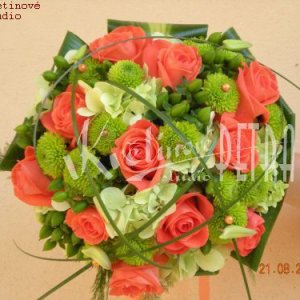 Svatební kytice kulatá z růží a chrysanthém č. 269
