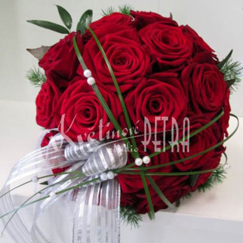 Svatební kytice kulatá z růží č. 505