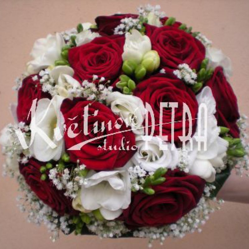 Svatební kytice z červených růží č. 442