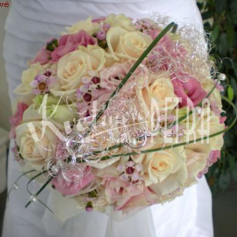 Svatební kytice z růží č. 438