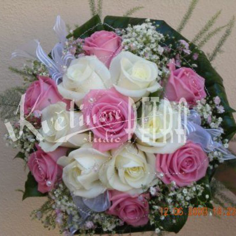 Svatební kytice kulatá z růží č. 349