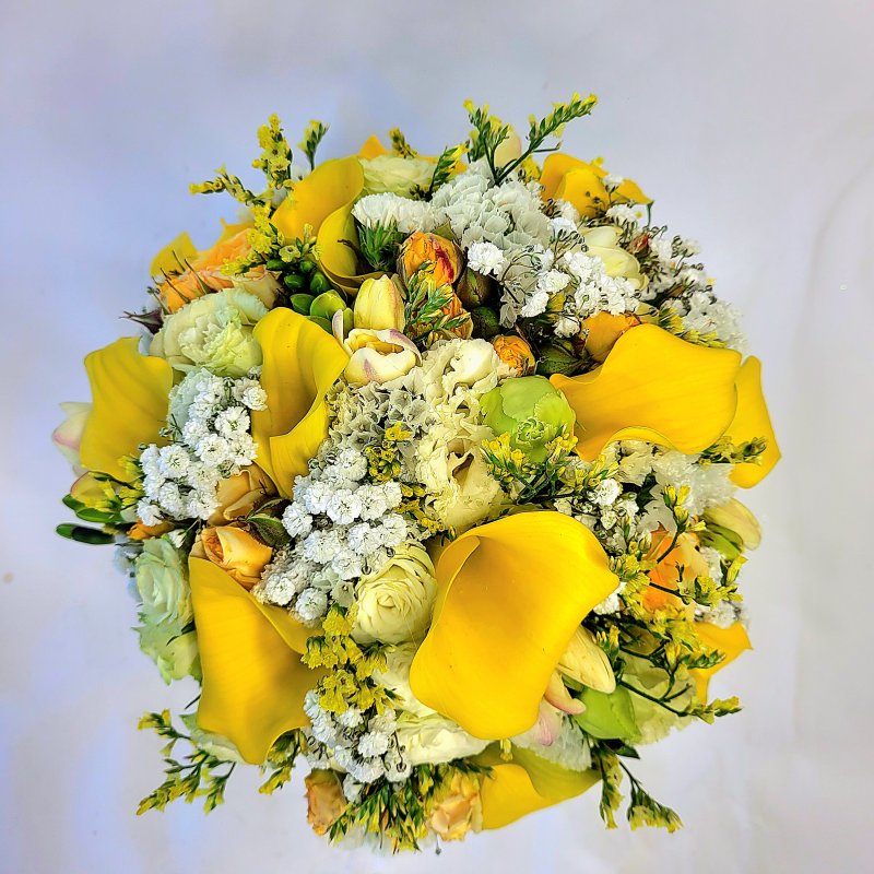 Wedding bouquet round of roses and calla lilies No. 433